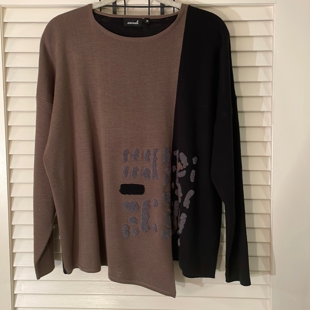 ANIMALE Two Tone with Embossed Abstract Designs Sweater Size Medium